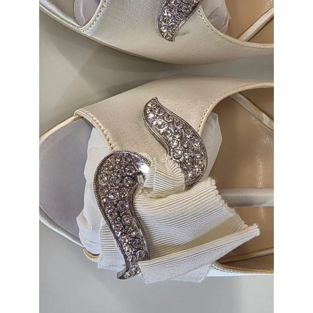 ShoeDazzle Dazzle Ever After Ivory Satin Rhinestone Peep Toe Pumps 9 052/019